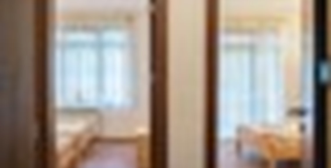 Стая със спалня и санитарен възел